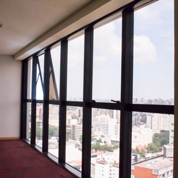 Fachada Glazing e Esquadrias em Alumínio | Edifício Residencial Brigadeiro Towers e Ibis Hotel Obras em Curitiba