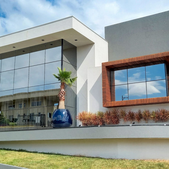 Fachadas Glazing Pele de Vidro e Esquadrias para Projeto Residencial - Terras Alphaville / Ponta Grossa