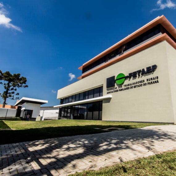 Sulinorte Fachadas Glazing e Esquadrias em Alumínio | Sede Administrativa e Quartos de Hotel FETAEP ( Federação dos Trabalhadores Rurais Agricultores Familiares do Estado do Paraná)