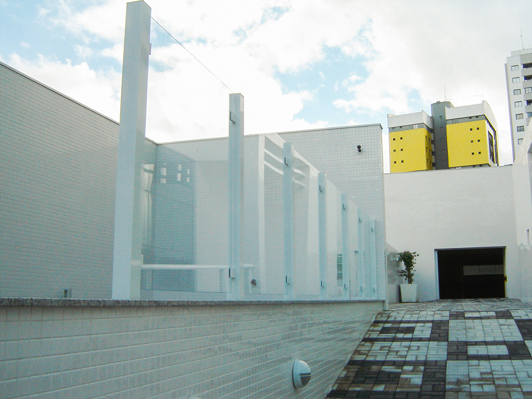 Sulinorte Esquadrias - Guarda-Corpo (Gradil Panorâmico) e Corrimão em Alumínio | Edifício Residencial Wasili Kandisnki